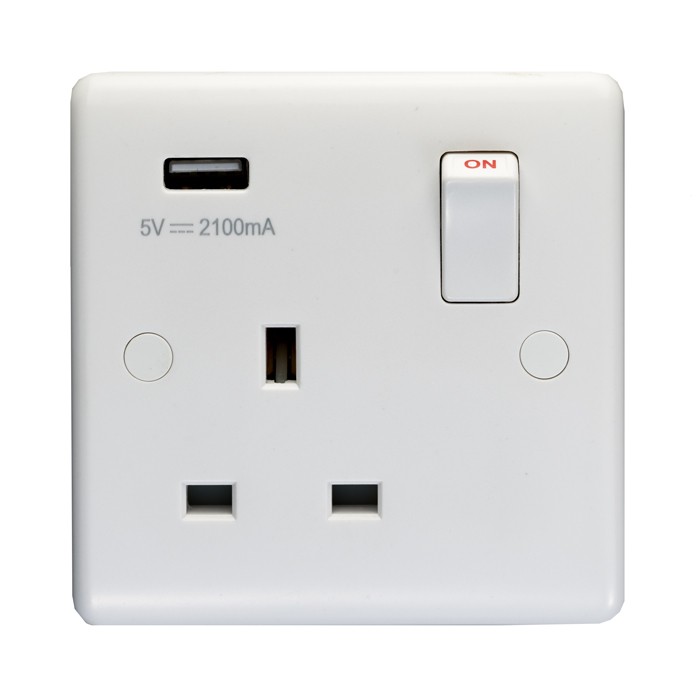 Carlisle Brass Eurolite Enhance White Plastic Single Socket with USB-A Outlet