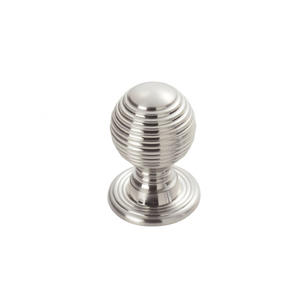 Carlisle Brass Queen Anne Cupboard Knob 28mm Ø